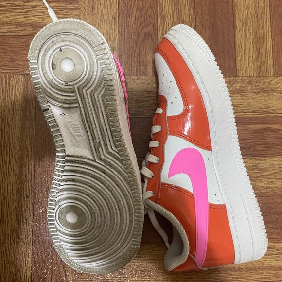 Grade School Girl Nike - Picture 2 of 3